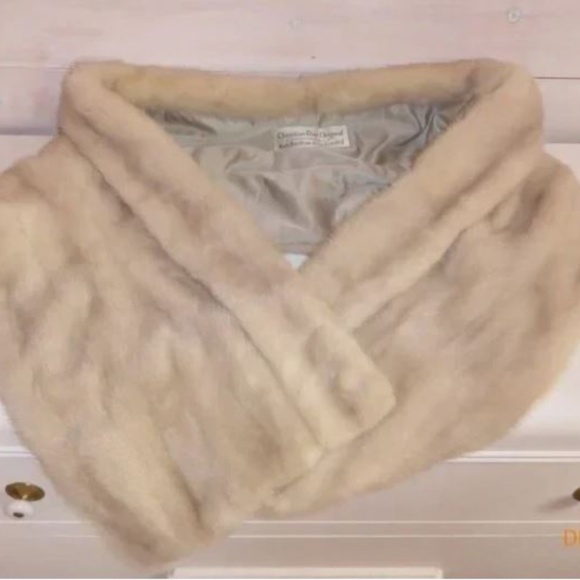 Christian Dior Original Vintage Blonde Mink Fur Wrap -  Holt Renfrew - Stunning - Picture 4 of 15